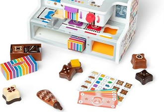 Melissa &amp; Doug 木制巧克力工厂假装玩具套装