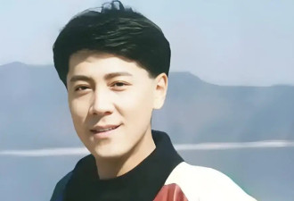 “歌坛巨星”解晓东：连登14次春晚，突然消失，如今家产被拍卖“住进”养老院，发生了什么