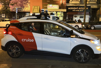 Robotaxi市场剩特斯拉和Waymo两强相争