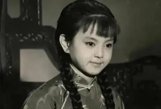 43岁范冰冰亮相富婆聚会，浓妆旗袍惊艳全场，依旧“颜值天花板”