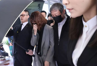 琼瑶遗体火化，儿媳孙女哭成泪人，平鑫涛子女全程缺席