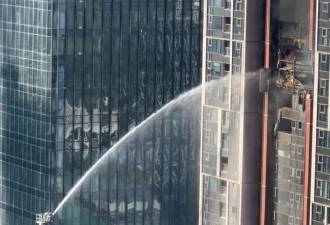 深圳住宅楼爆炸大火已被扑灭 消防出动101米消防车