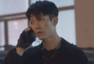 雅模仿向佐摸鼻名场面！他还曾差点揍向佐？