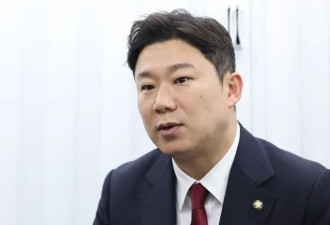 尹锡悦弹劾案通过可能性增大,又一名议员支持弹劾