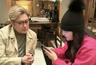 李湘晒王岳伦父女相处照，透露家庭豪华背景，网友：女儿更像爸