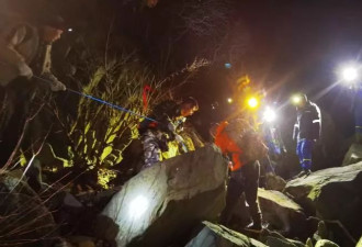 北京男子带孩子登山遭遇男 孩子以为爸爸“睡着了”