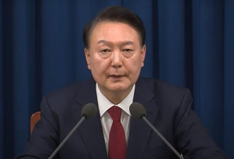 尹锡悦现身总统室上班