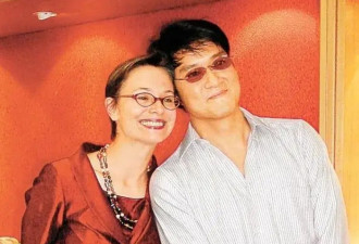 很多人都笑周华健和老婆像母子,可周华健宠她38年