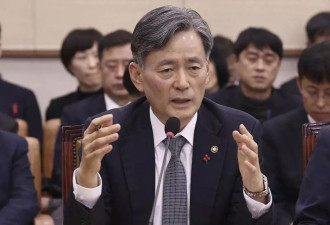 “在安全屋，尹锡悦给了我一张A4纸”