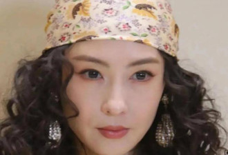 顶级骨相美：44岁张柏芝亮相，秒杀32岁的她