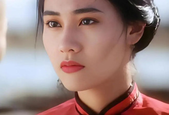 一代神颜终将落幕！54岁李嘉欣老态尽显，网友：美了一辈子