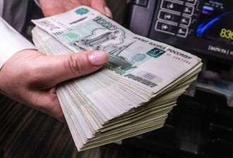 普京没钱了？ 俄狂抛50吨黄金凑钱