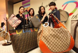 “吃像穷人，穿像富人”韩国年轻人穷得剩下奢侈品？