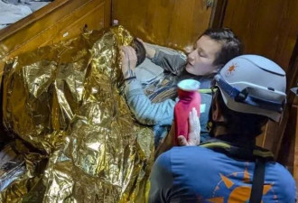 11岁女孩在地中海漂泊3天后获救，滴米未进熬过风暴