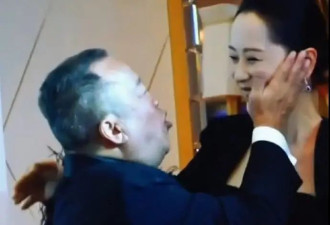曾志伟摸海清的脸上热搜？乍看有点怪，细看是长辈对晚辈的鼓励