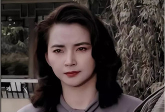 胡慧中：黑帮老大为她金盆洗手，现任老公入狱不离不弃