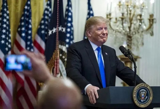 特朗普打败美国主流媒体？正传递让人不安的信号…