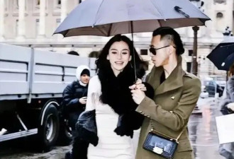杨颖复出放得开！穿包臀裙和男友人依偎在一起，回眸一瞥惊艳万分