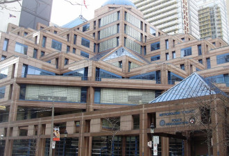 多伦多一名警官周四上午执勤时疑似发生健康问题死亡