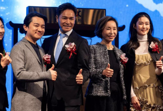 60岁郭晋安现身港交所敲钟，成5亿上市公司老板
