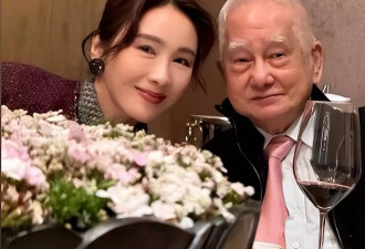 黎姿和残疾弟弟为父亲庆生，49岁黎婴脸露灿笑