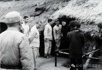 一张照片揭露秘闻：1954年蒋介石曾偷偷返回大陆