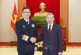 传出涉贪被查后 防长董军首度出访会见越共总书记
