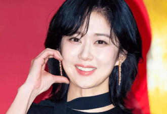 韩国红毯变照妖镜！朴信惠面部浮肿笑容惊悚