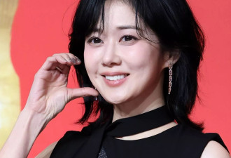 韩国红毯变照妖镜！朴信惠面部浮肿笑容惊悚
