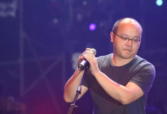窦靖童：我妈钱多到用不完，但爸爸穷苦潦倒