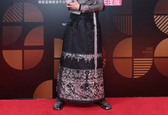 向佐：“向朵花” 和硬汉形象都是我，中国香港艺人很多都百变