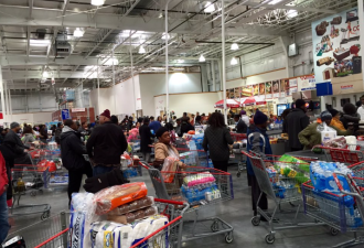怒炸!加拿大难民Costco领数百刀商品!全民破防:辛苦纳税却活不起!