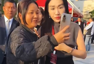 何超盈6岁女儿像爸爸，长相憨厚可爱