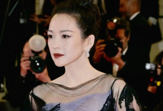 十年归来仍是顶流，因为他，女明星们都甘愿穿旧衣服