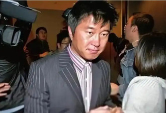 将妻子亲手送进监狱的满文军，为何妻子出狱后7年，才愿意离婚？