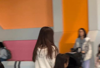 方媛带孩子游玩，颜值被评中上没那么惊艳
