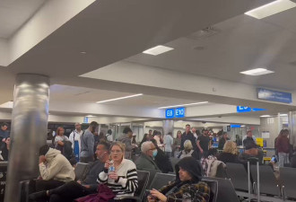 平安夜爆混乱？美国航空一度停飞全国所有航班