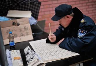 54岁的大学保安火了！学生:治愈了我们的精神内耗