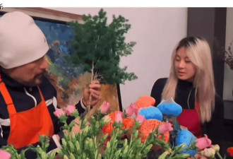 63岁徐锦江近况认不出，与侄女同框真的很有趣