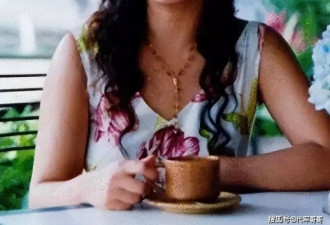 她56岁未婚未育，与男闺蜜相伴，如今怎样了？