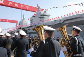 中国海军076两栖攻击舰首舰下水，命名为四川舰