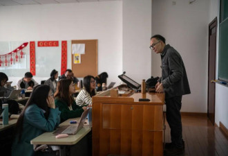 教授呼吁年轻人减少欲望 不少网友“不感冒”