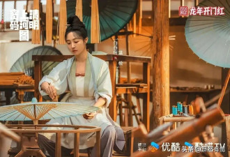 被41岁白百何的近照吓到，小鲜肉戏水封杀7年后，她咋成这样啦？