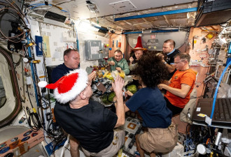 NASA航天员滞留宇宙过圣诞 礼物哪来的？ 他揭秘