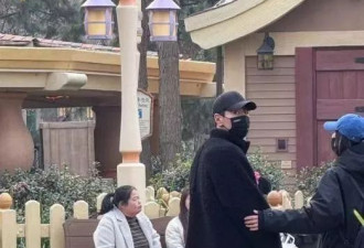 赵又廷情绪失控眼神吓人，老婆、保姆齐劝慰