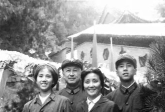 钱学森一家四口合影，全都是高颜值
