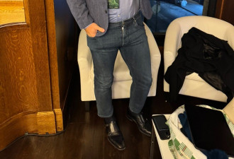国际象棋棋王被勒令换掉牛仔裤 愤怒退赛
