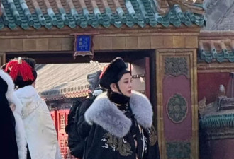 李小璐晒雪景照,43岁状态如少女,身材太好撑出S形