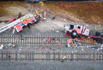 全美死亡率最高铁路：高铁拦腰撞断消防车 满目疮痍…