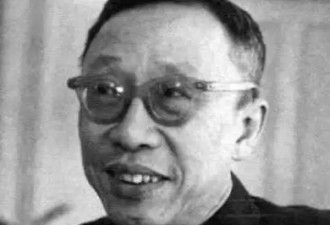 国学大师向溥仪炫耀淘来的宝物，溥仪一看假的